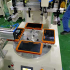 रोबोट आर्म के साथ 40W 4 स्टेशन फ्लैट स्क्रीन प्रिंटिंग मशीन फ्लैटबेड स्क्रीन प्रिंटर